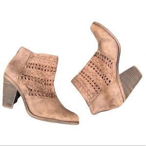 Fergie Willow Brown Boho Weaved Point Toe Ankle Boots Size 9
